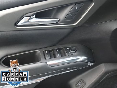Used 2025 Chevrolet Traverse LT FWD image 14