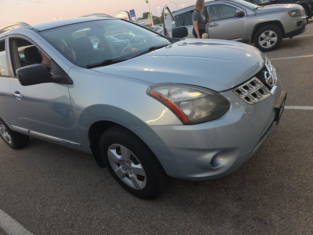Used 2014 Nissan Rogue S w/ Convenience Package FWD image 2