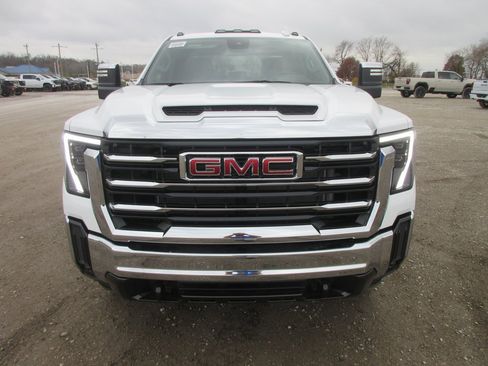 New 2026 GMC Sierra 3500 SLT image 12