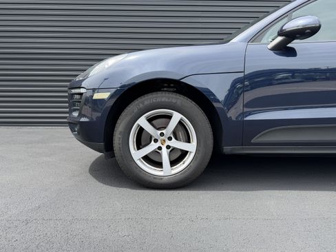 Used 2018 Porsche Macan AWD/4WD image 11