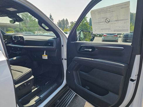 New 2026 Chevrolet Suburban High Country AWD/4WD image 12