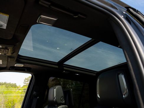 Used 2023 Cadillac Escalade V AWD/4WD image 35
