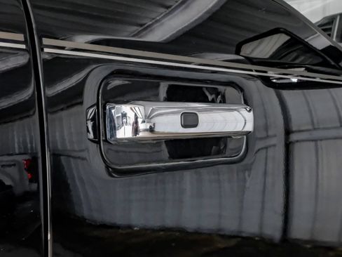Used 2017 Ford F250 Lariat w/ Lariat Ultimate Package AWD/4WD image 41