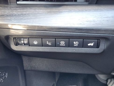 Certified 2024 Nissan Ariya AWD image 19