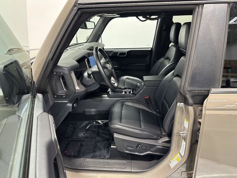 Used 2025 Ford Bronco Outer Banks AWD/4WD image 14