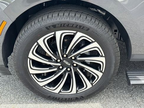 New 2025 Lincoln Navigator L Black Label AWD/4WD image 12