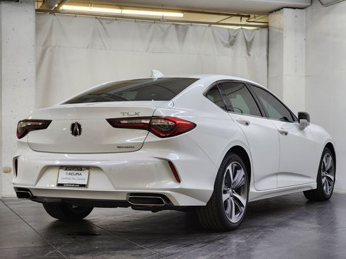Certified 2022 Acura TLX SH-AWD w/ Advance Package image 5