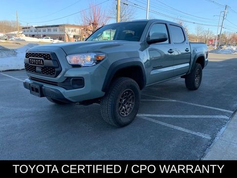 Used 2022 Toyota Tacoma SR5 w/ Trail Edition image 8