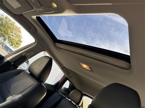 Used 2018 Nissan Rogue Sport SL w/ SL Premium Package image 30