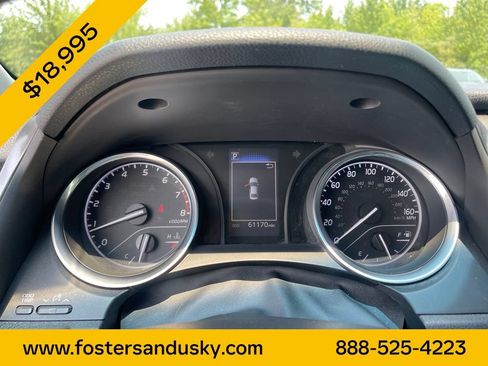 Used 2018 Toyota Camry SE FWD image 9
