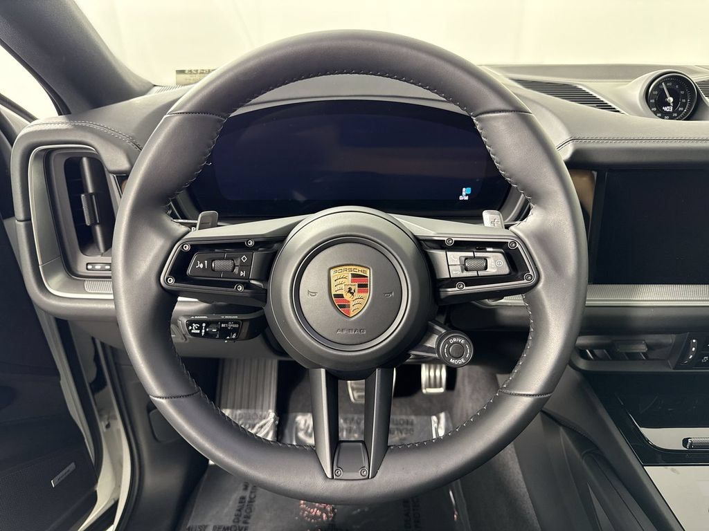 Used 2025 Porsche Cayenne S AWD/4WD image 36