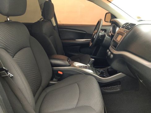 Used 2018 Dodge Journey SE w/ Connectivity Group FWD image 21