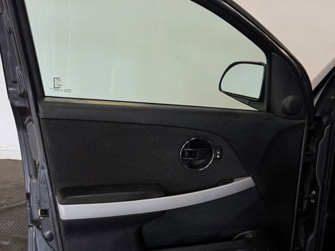 Used 2008 Pontiac Torrent 2WD image 12