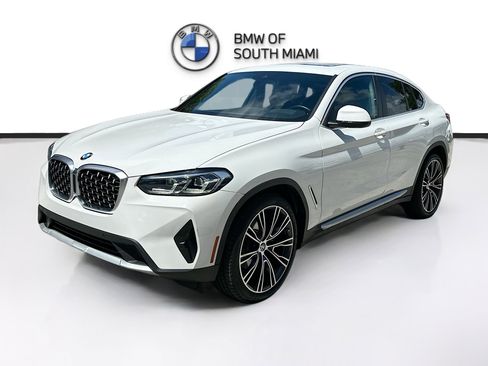 Used 2022 BMW X4 xDrive30i w/ Convenience Package AWD/4WD image 3