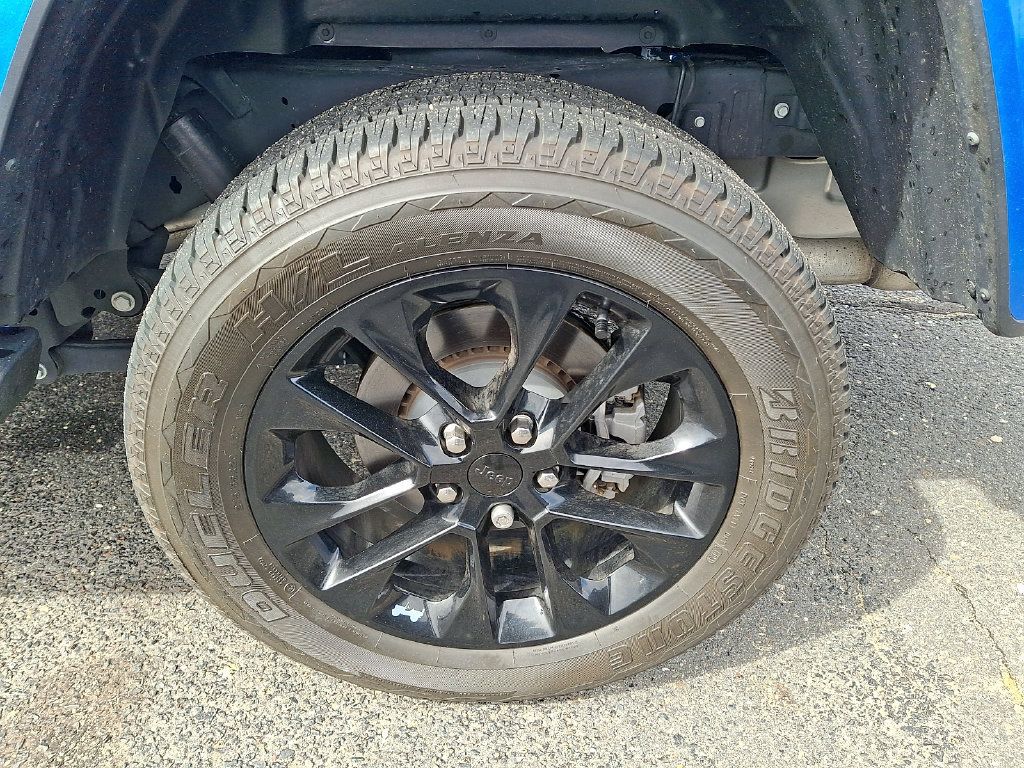 Used 2023 Jeep Gladiator Overland AWD/4WD image 7