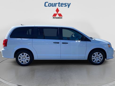 Used 2019 Dodge Grand Caravan SE FWD image 7