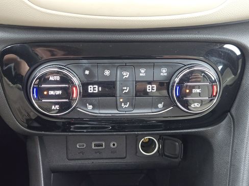 Used 2021 Buick Encore GX Essence image 21