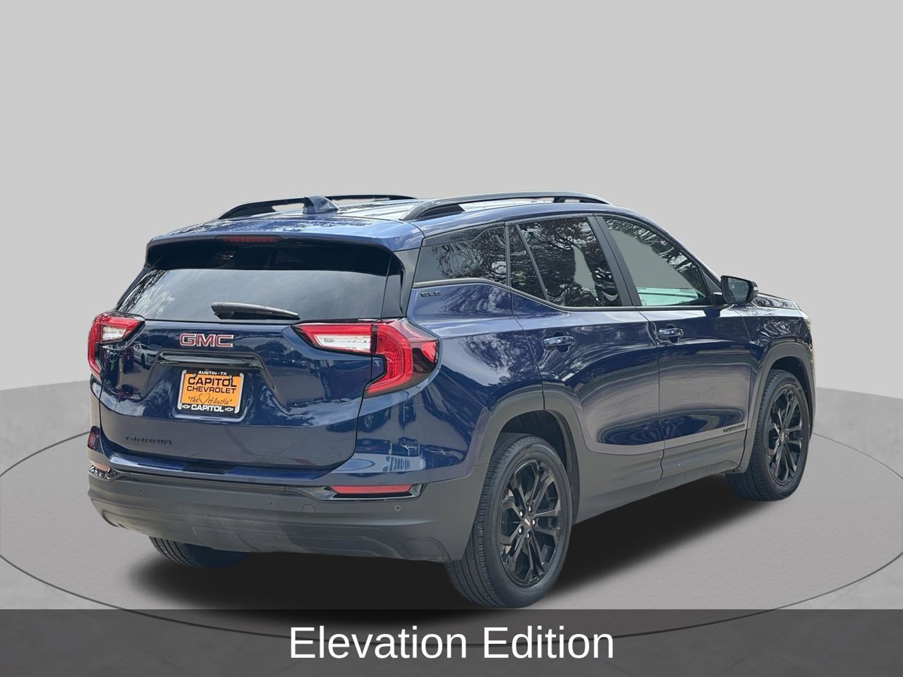 Used 2022 GMC Terrain SLE w/ Driver Convenience Package FWD image 5