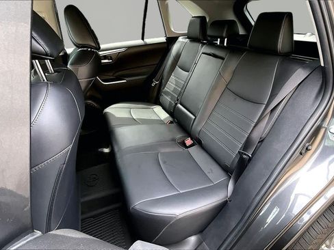 Used 2023 Toyota RAV4 XLE Premium FWD image 21