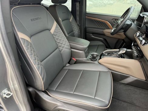 Used 2023 GMC Canyon Denali image 18