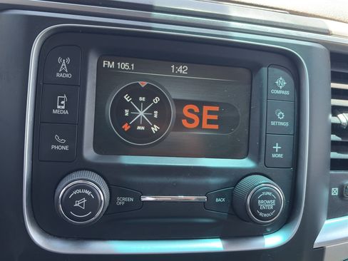 Used 2020 RAM 1500 Classic SLT AWD/4WD image 16