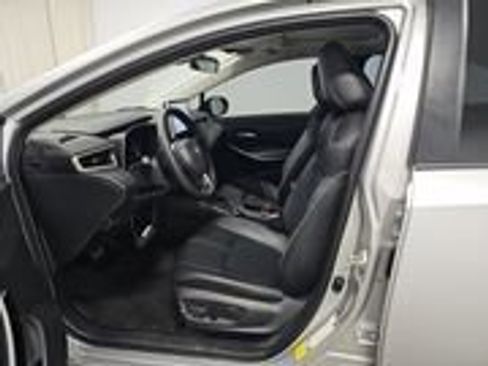 Used 2025 Toyota Corolla XLE image 7