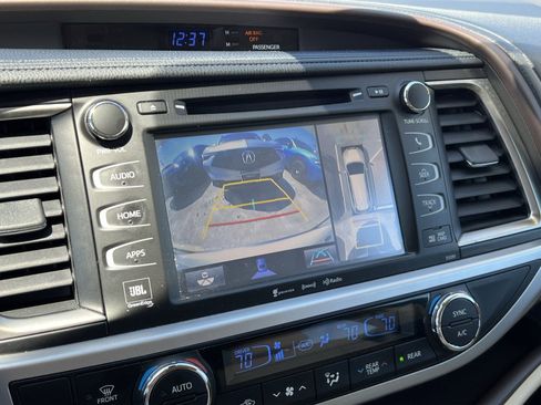 Used 2019 Toyota Highlander Limited Platinum image 20