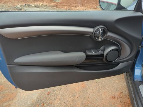 Used 2024 MINI Cooper 2-Door Hardtop image 16