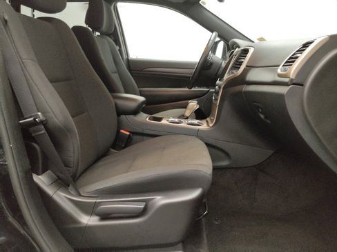 Used 2017 Jeep Grand Cherokee Laredo w/ Quick Order Package 23E image 21