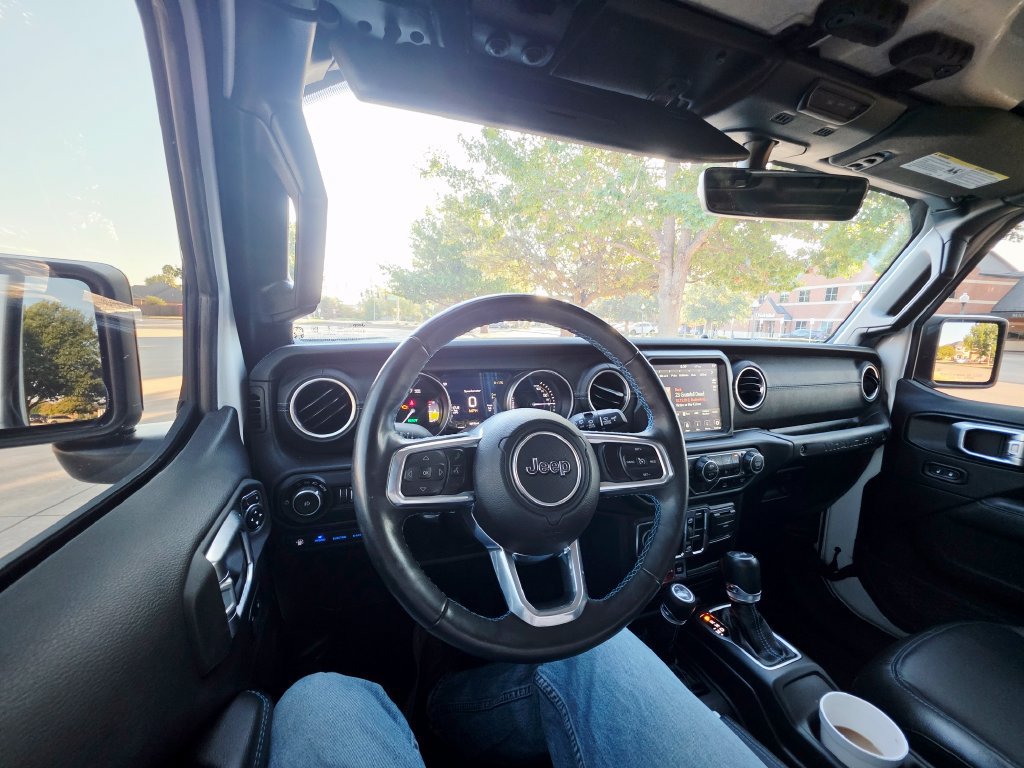 Used 2022 Jeep Wrangler Unlimited Rubicon 4xe w/ Cold Weather Group AWD/4WD image 45