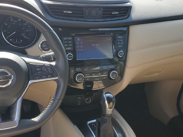 Used 2017 Nissan Rogue SL w/ SL Premium Package FWD image 13