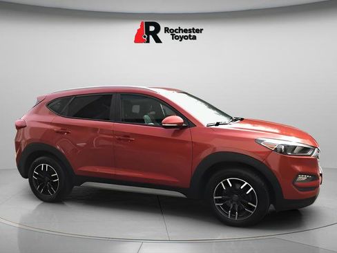 Used 2017 Hyundai Tucson SE Plus AWD/4WD image 2