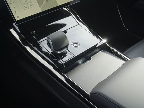 New 2026 Land Rover Range Rover Sport SE image 14