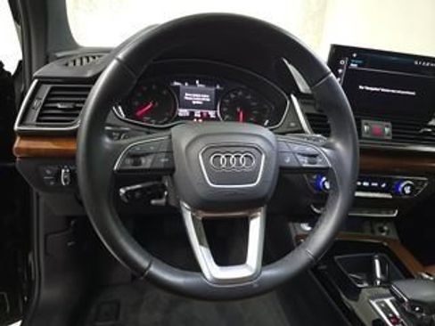 Used 2023 Audi Q5 2.0T Premium w/ Convenience Package AWD/4WD image 4