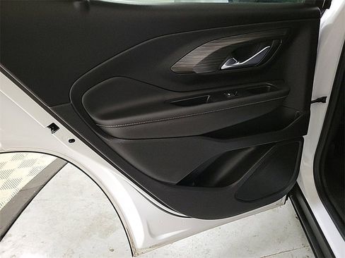 Used 2023 GMC Terrain SLE w/ Driver Convenience Package image 20