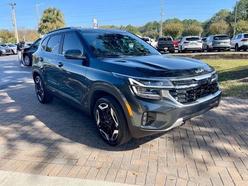 Used 2025 Kia Seltos SX w/ SX Sunroof Package image 8