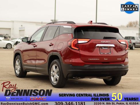 Used 2024 GMC Terrain SLE w/ Driver Convenience Package image 5