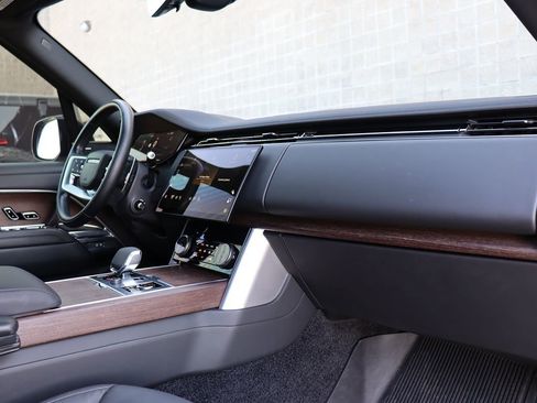 Used 2023 Land Rover Range Rover SE image 17
