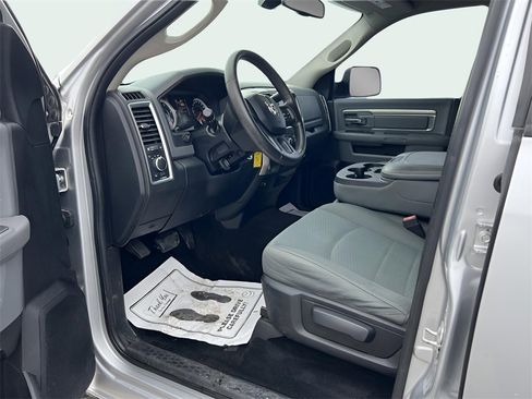 Used 2017 RAM 2500 SLT image 9