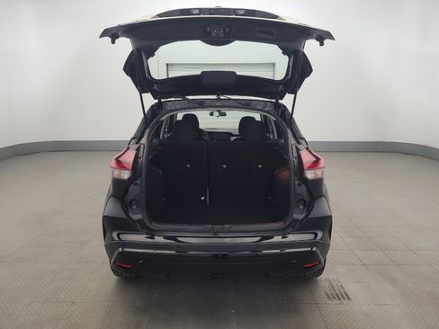 Used 2021 Nissan Kicks SV FWD image 29