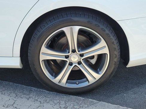 Used 2017 Mercedes-Benz E 300 4MATIC image 9