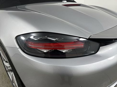 Certified 2018 Porsche 718 Boxster RWD image 18