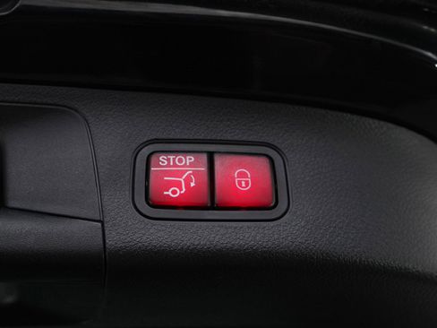 Used 2025 Mercedes-Benz GLA 250 4MATIC image 19