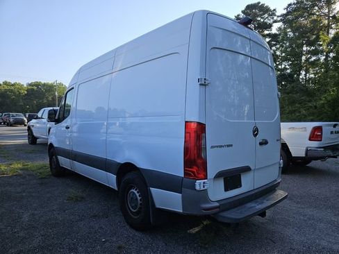 Used 2022 Mercedes-Benz Sprinter 2500 image 10