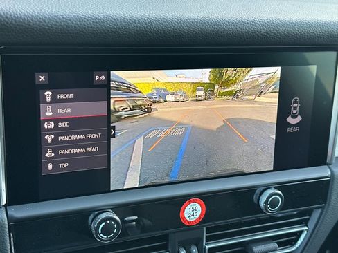 New 2026 Porsche Macan image 23