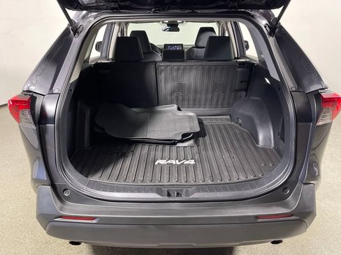 Certified 2022 Toyota RAV4 LE AWD/4WD image 10