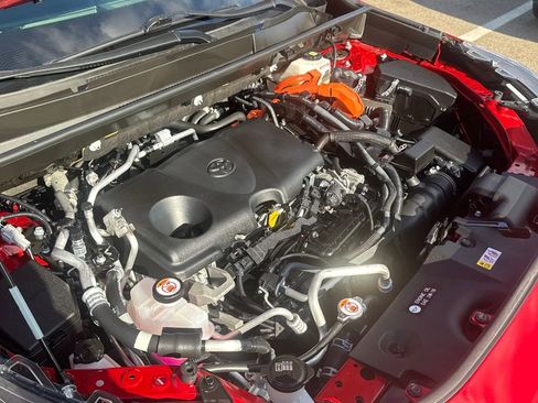Used 2022 Toyota RAV4 SE image 42