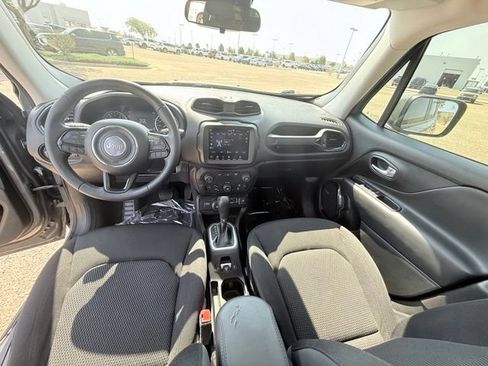 Used 2020 Jeep Renegade Altitude w/ UConnect 8.4 Nav Group AWD/4WD image 17