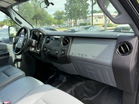 Used 2013 Ford F250 XL w/ Skid Plate Pkg AWD/4WD image 16