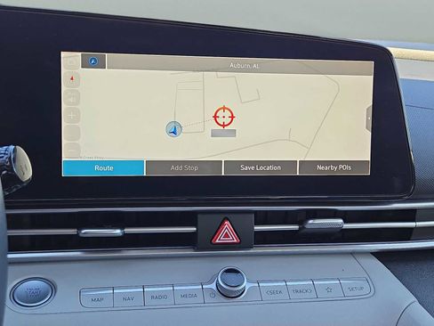 Used 2023 Hyundai Elantra Limited image 22